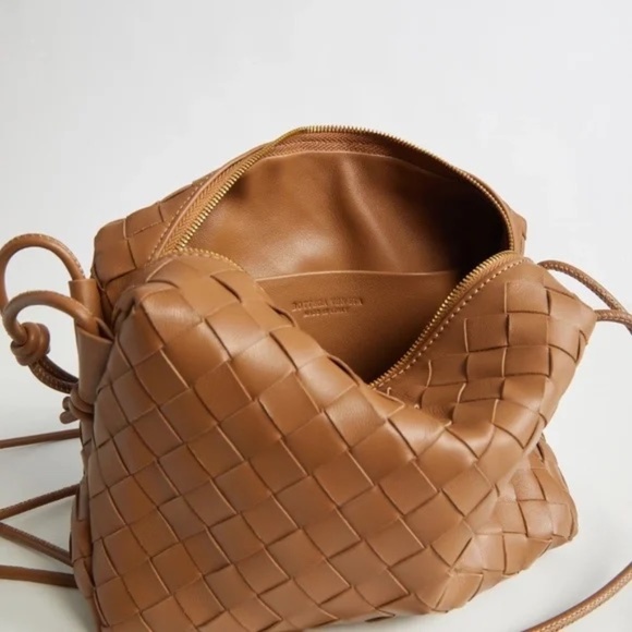 Bottega Veneta Small Loop Camera Bag in Camel - Picture 6 of 9